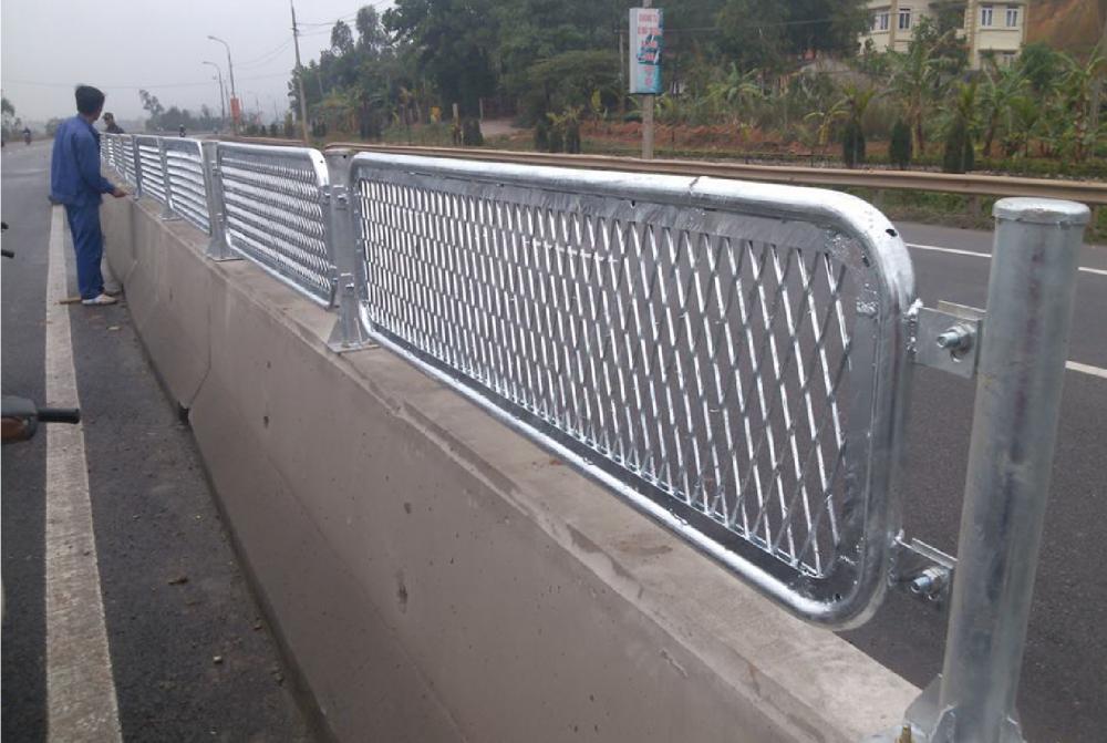 Sản phẩm Lưới chống chói và khung lưới B40