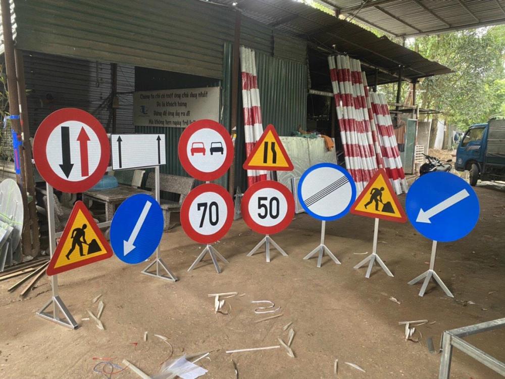 Sản phẩm Biển báo giao thông
